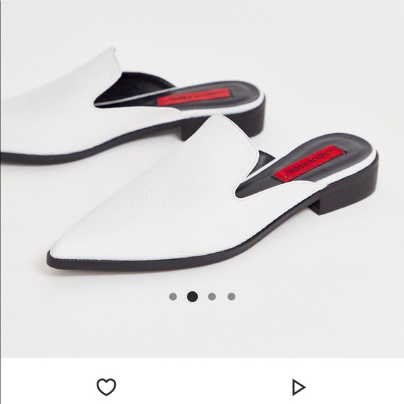London Rebel Pointed Mule in White - Picture 3 of 3